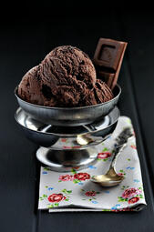 Dark Choco Ice Cream. Creamy dark chocolate ice cream with a deep, bittersweet flavor, paired with a crispy chocolate bar for a perfect balance of creamy, crunchy, and rich textures. (₩5,000)
